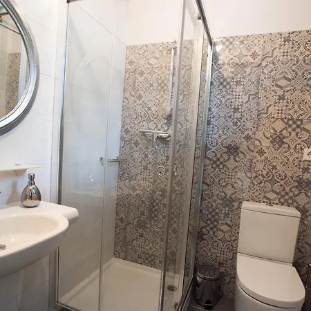 Chic Bed & Breakfast 3*