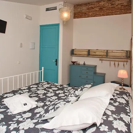 Bed & Breakfast Chic 3*